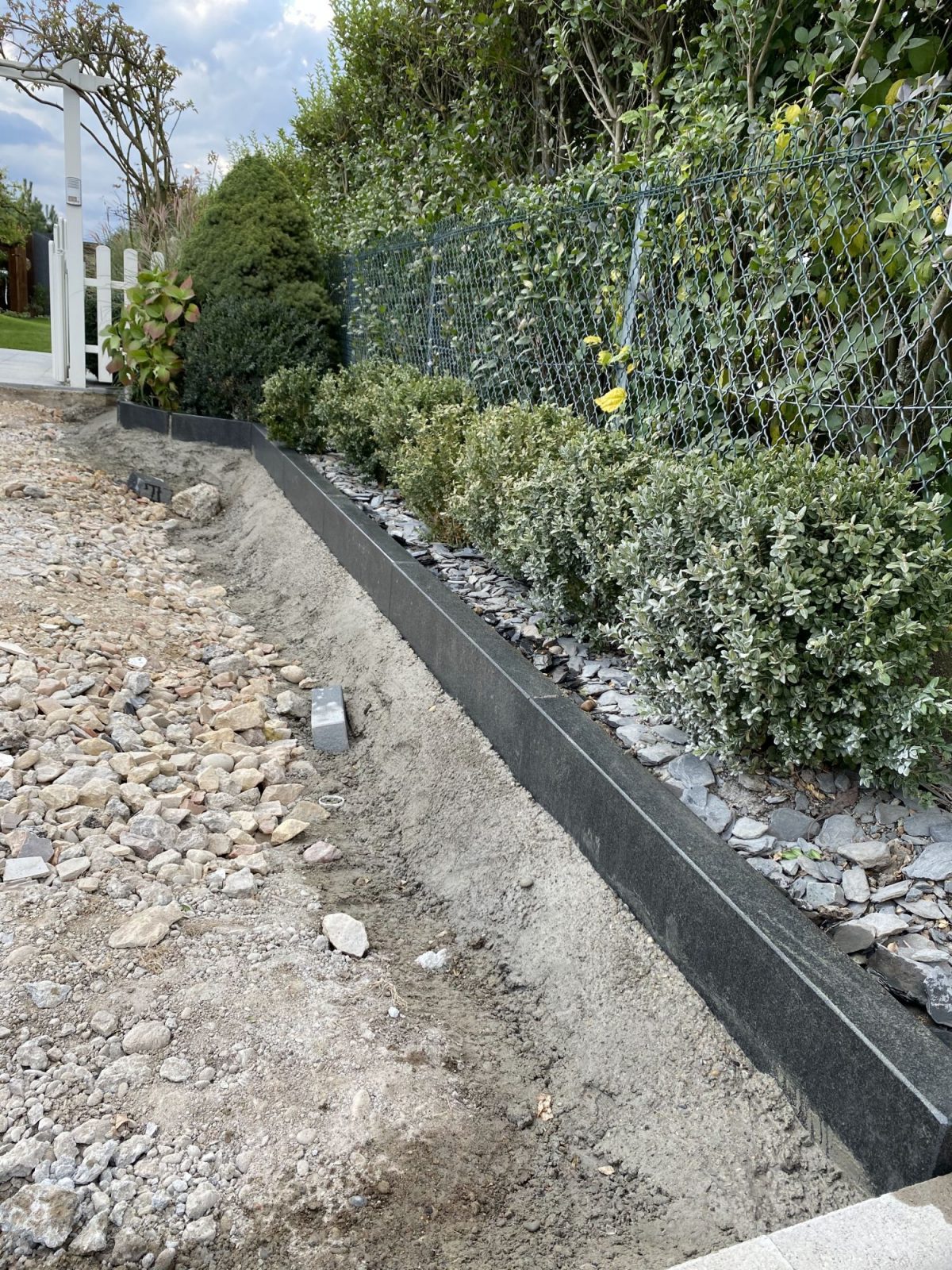 Terrassement et Pavé granit et pallisade granit et bordure granit à Sundhoffen Bischheim 1