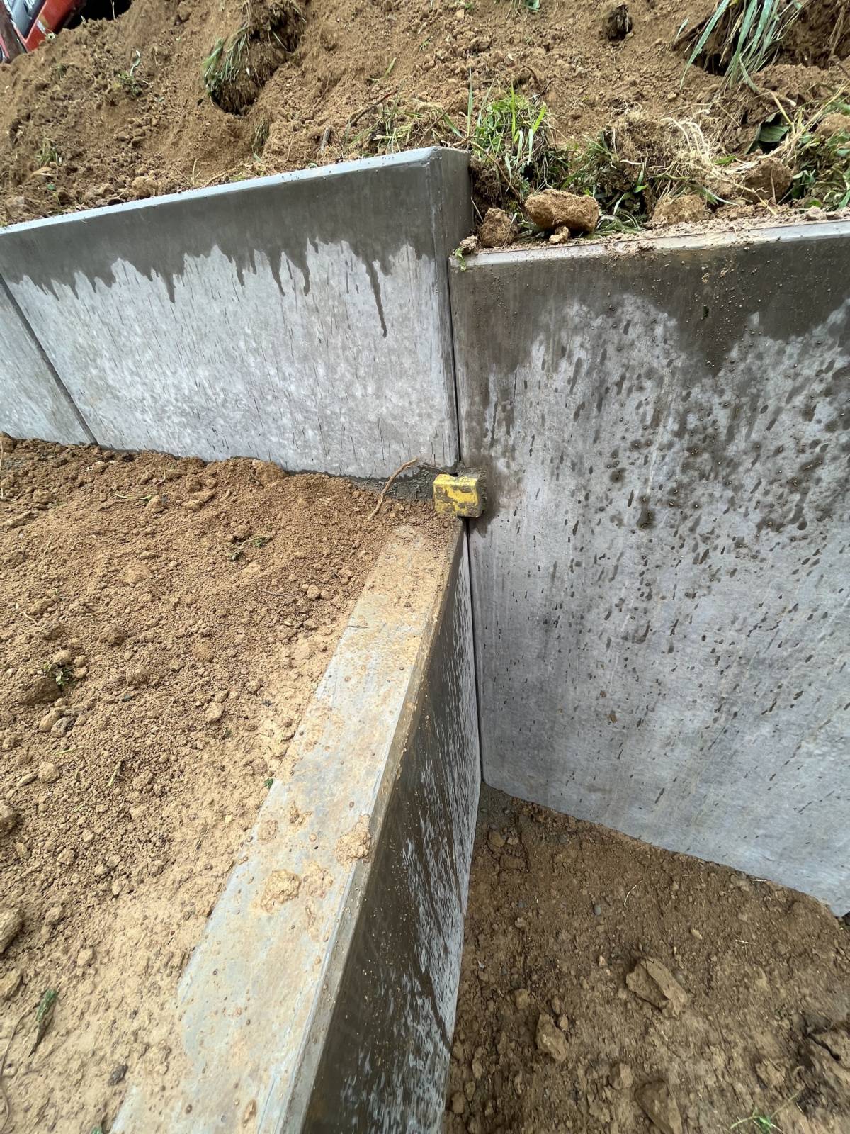 Rosheim : terrassement , pose de mur en L, pose de grillage, dalle béton, création de murs maçonnés, et dalle sur plot Schiltigheim 0